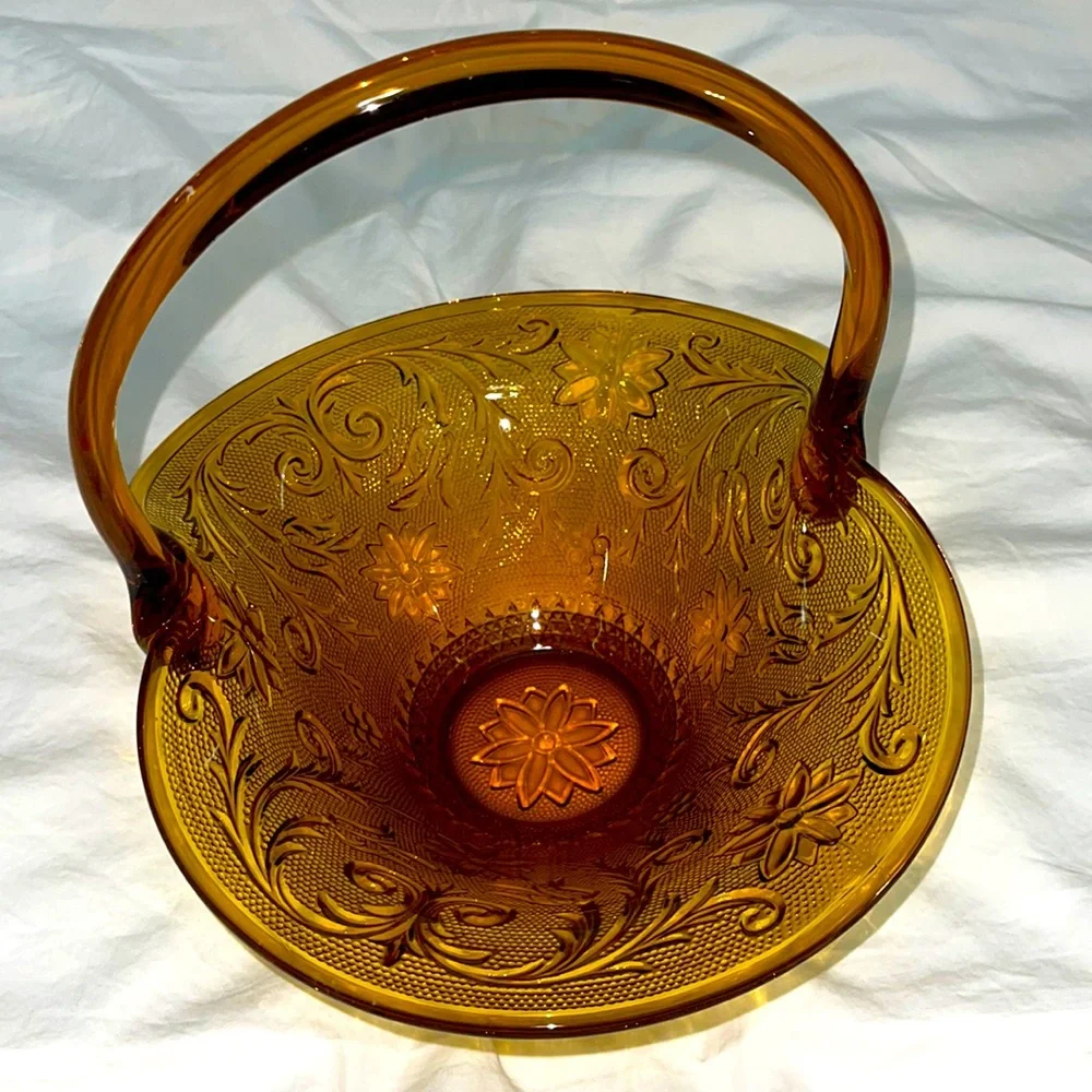 Vintage “MR” Indiana Sandwich Glass Amber Basket 11” Tiara Large - Picture 6 of 6
